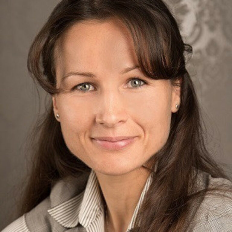 marina rossa 768x768